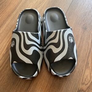 Kids Black & White Slide Sandals with Swirl Pattern